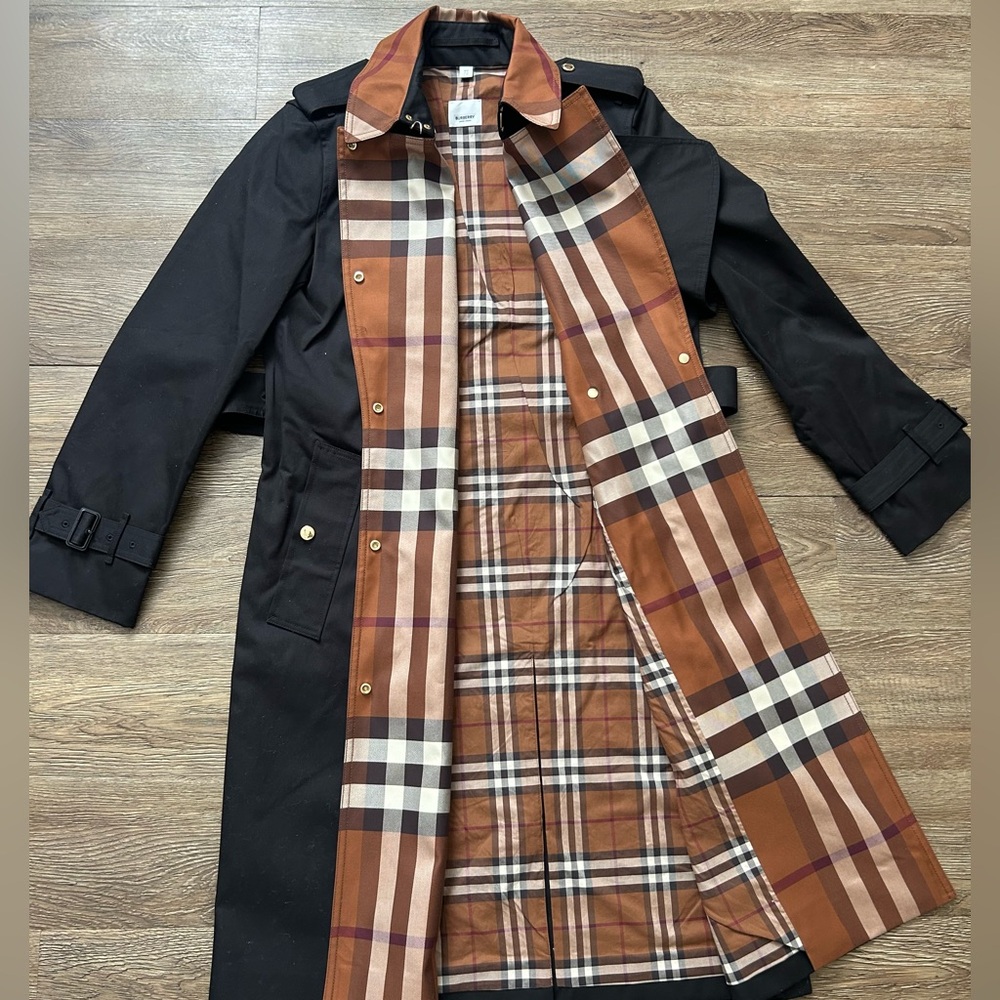 Burberry Black Trench Coat with Brown Plaid Lining